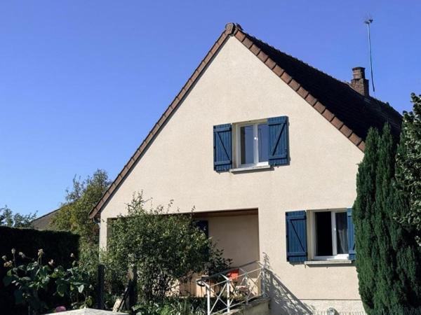BELLE MAISON BOURGEOISE DE 1990 SITUE EN PLEIN COEUR DE NOGENT SUR SEINE