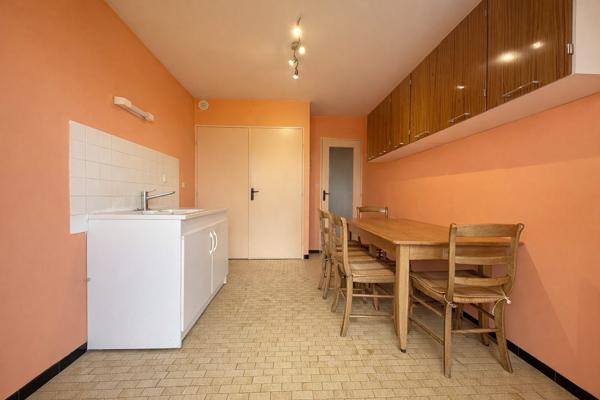 Maison Lons-Le-Saunier / 6 pièces / 3 chambres / 90 m²