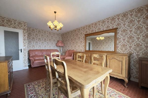 Maison Lons-Le-Saunier / 6 pièces / 3 chambres / 90 m²