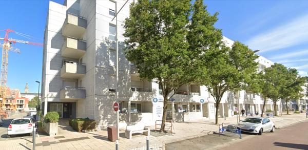 A LOUER - studio Type 1 meublé Angers Front de Maine