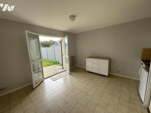 A VENDRE SAINT JACQUES APPT T1 BIS 27,34 m² AVEC VUE MER JARDIN + PARKING