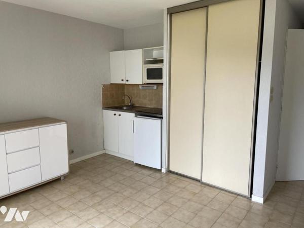 A VENDRE SAINT JACQUES APPT T1 BIS 27,34 m² AVEC VUE MER JARDIN + PARKING