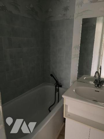 A VENDRE SAINT JACQUES APPT T1 BIS 27,34 m² AVEC VUE MER JARDIN + PARKING