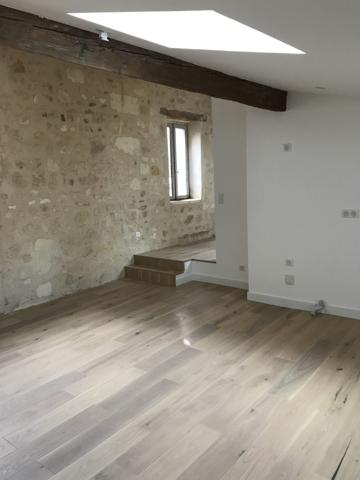 Hyper centre de Bordeaux - T3 dernier étage - refait à neuf