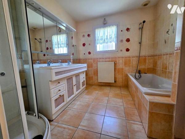 Pornic- Maison plain-pied,  3 chambres - garage - 1300m² terrain