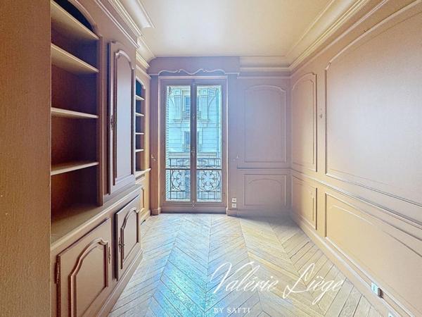 Appartement de caractère au cœur du 8 -ème arrondissement