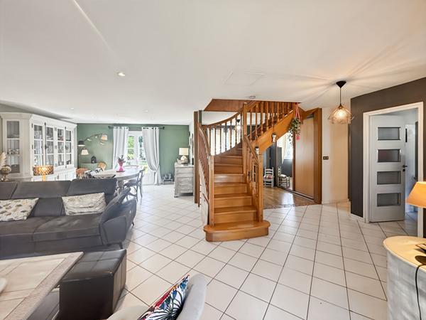 Maison 8 pièces à Vaux-le-Pénil - Exclusivité ERA LC2I IMMOBILIER