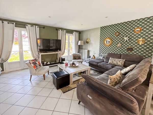 Maison 8 pièces à Vaux-le-Pénil - Exclusivité ERA LC2I IMMOBILIER