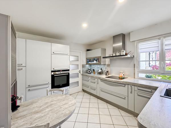 Maison 8 pièces à Vaux-le-Pénil - Exclusivité ERA LC2I IMMOBILIER