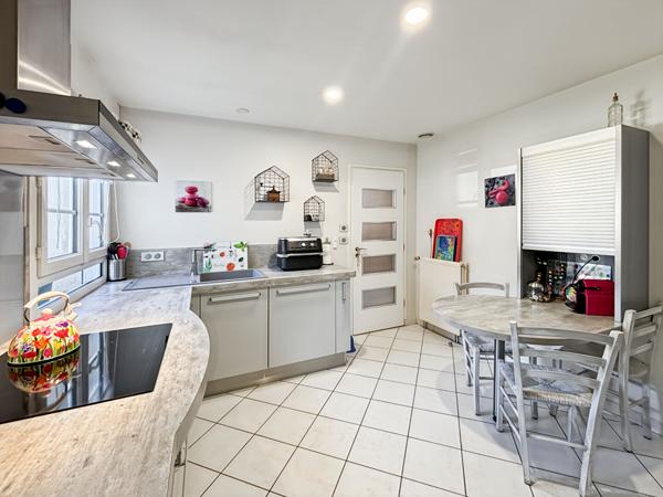 Maison 8 pièces à Vaux-le-Pénil - Exclusivité ERA LC2I IMMOBILIER