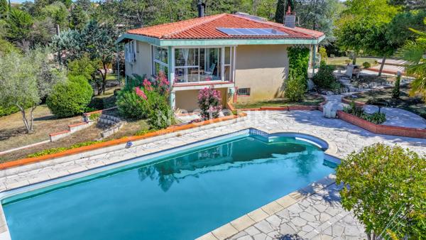 A vendre Villa d'architecte à Auch ? 239 m², terrain arboré et cadre privilégié