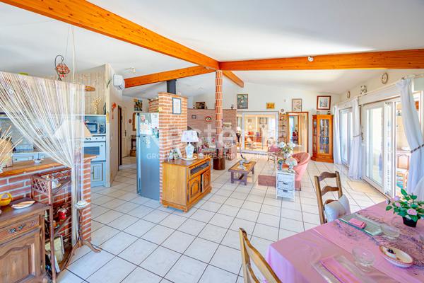 A vendre Villa d'architecte à Auch ? 239 m², terrain arboré et cadre privilégié