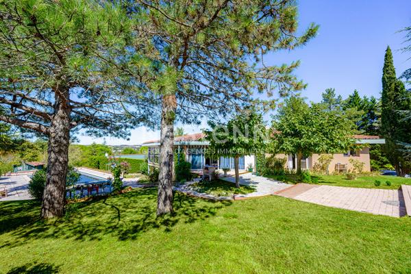 A vendre Villa d'architecte à Auch ? 239 m², terrain arboré et cadre privilégié