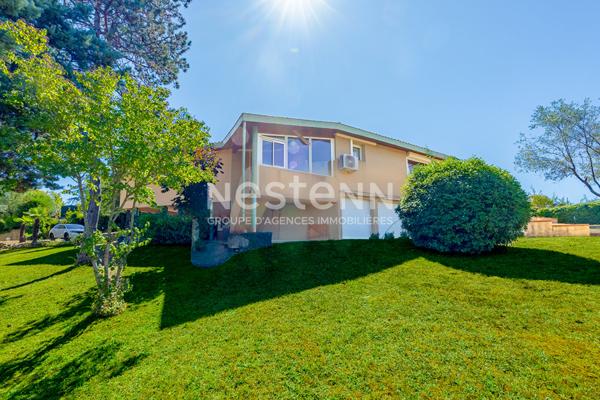 A vendre Villa d'architecte à Auch ? 239 m², terrain arboré et cadre privilégié