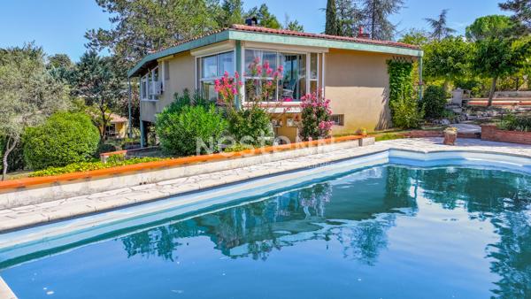 A vendre Villa d'architecte à Auch ? 239 m², terrain arboré et cadre privilégié
