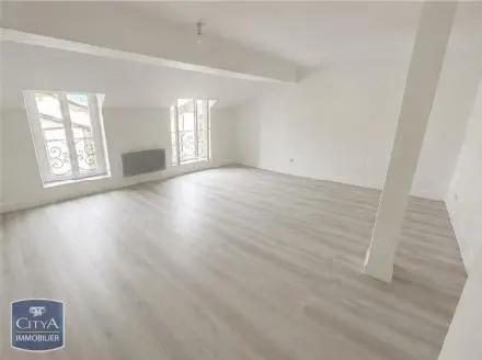 Appartement à louer 4 pièces 94.69m² Saint-Léonard-de-Noblat (87400)