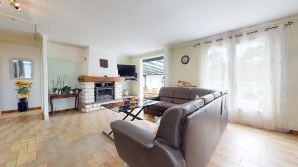 Lignières-de-Touraine (37130) Maison avec véranda et jardin