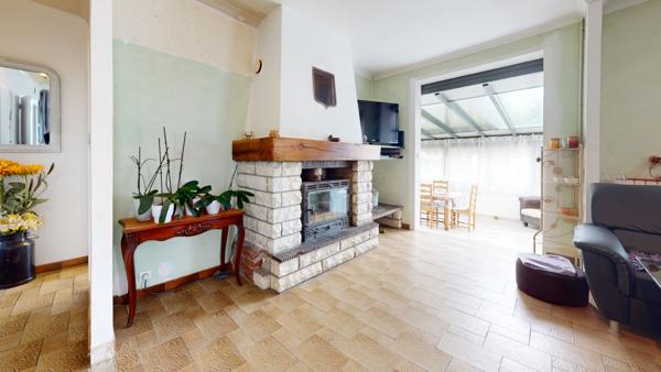 Lignières-de-Touraine (37130) Maison avec véranda et jardin