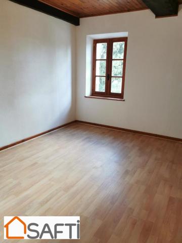 Village tous commerces, 3 chambres, garage