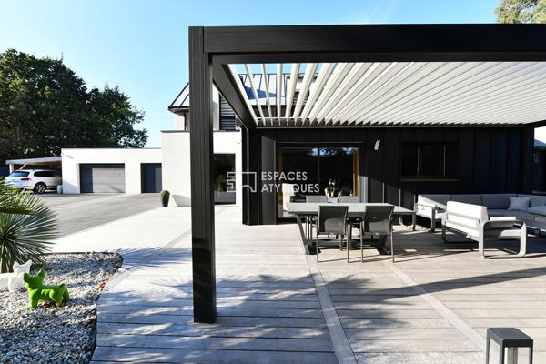 Une adresse confidentielle entre mer et village