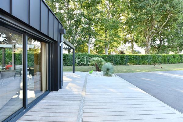 Une adresse confidentielle entre mer et village
