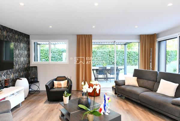 Une adresse confidentielle entre mer et village