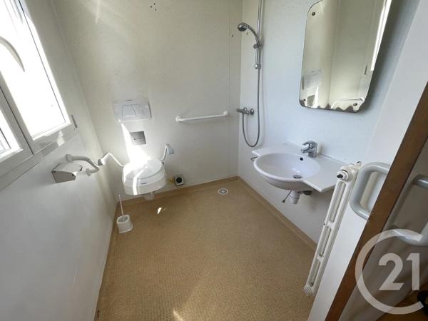 Immeuble à vendre  3601 m 2   BLAIN  - 44