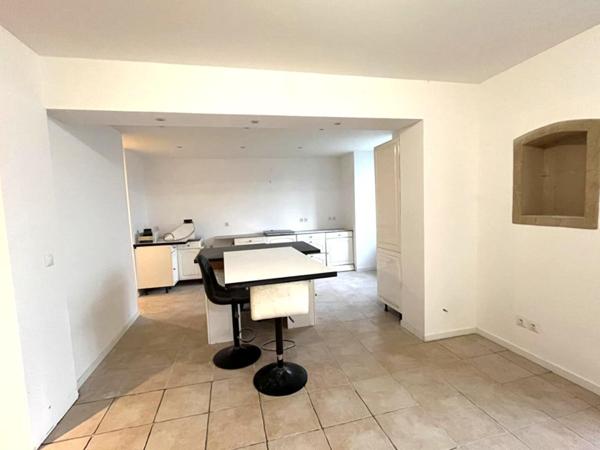 Maison  11 pièces 248 m2