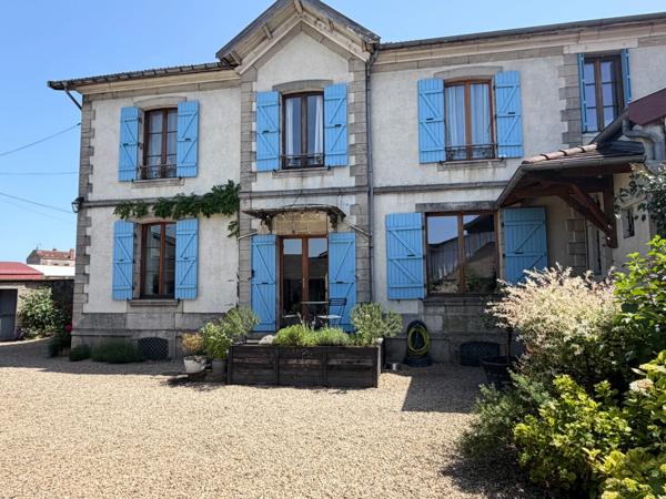 MAISON DE CARACTERE EN CENTRE VILLE