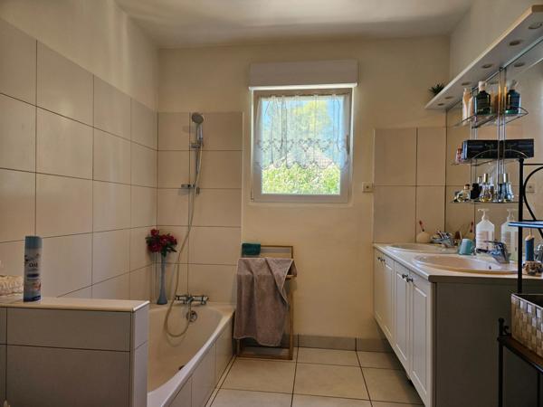Maison de 200 m2 à vendre 7 pièces proche d'OBJAT (19)