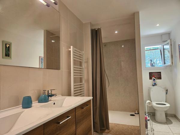 Maison de 200 m2 à vendre 7 pièces proche d'OBJAT (19)