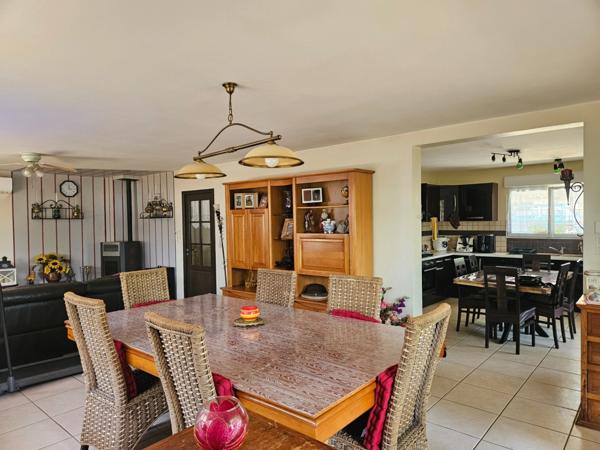 Maison de 200 m2 à vendre 7 pièces proche d'OBJAT (19)