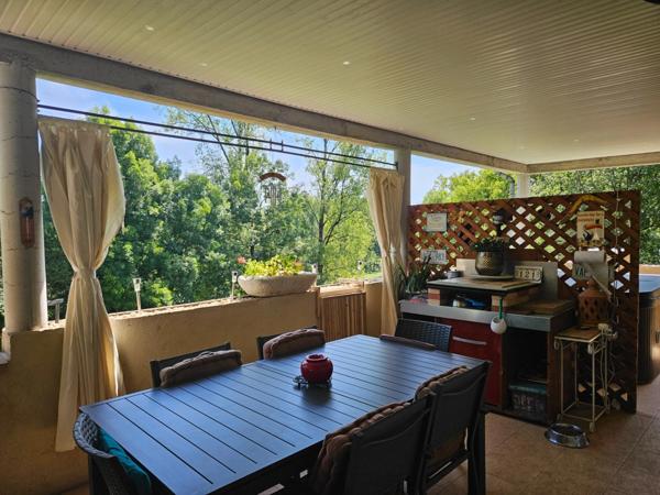 Maison de 200 m2 à vendre 7 pièces proche d'OBJAT (19)