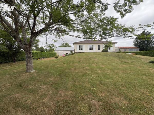 EPANNES, pavillon sir sous sol-semi-enterré de 134 m² 