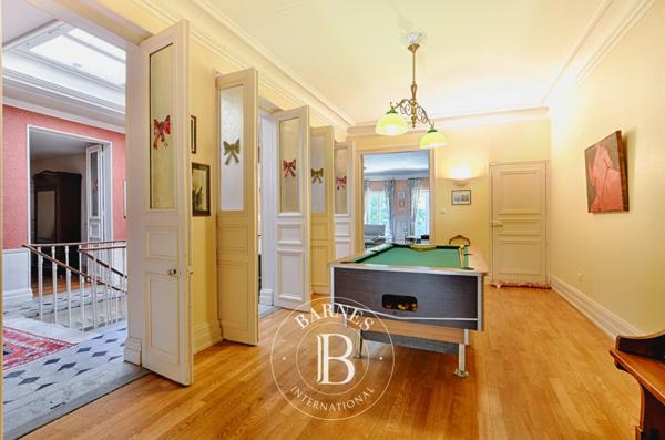 Metz, Propriété 5 Chambres -  600 m² à vendre