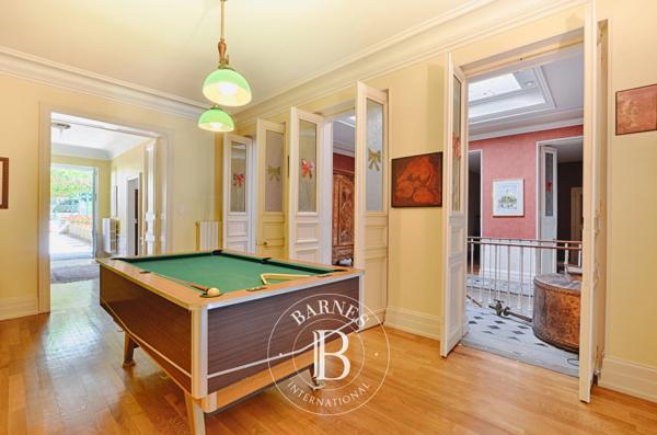 Metz, Propriété 5 Chambres -  600 m² à vendre