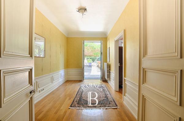 Metz, Propriété 5 Chambres -  600 m² à vendre
