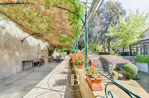 Metz, Propriété 5 Chambres -  600 m² à vendre