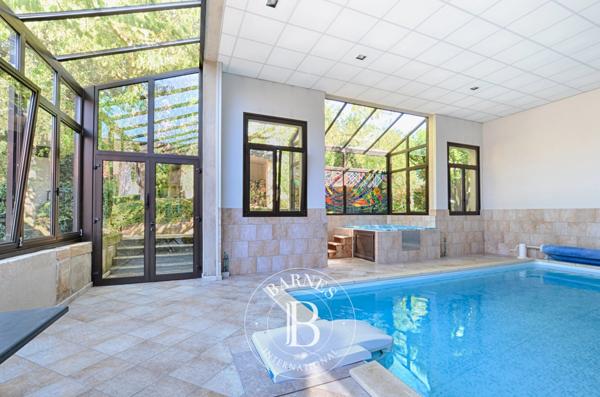 Metz, Propriété 5 Chambres -  600 m² à vendre
