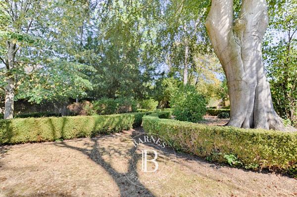 Metz, Propriété 5 Chambres -  600 m² à vendre