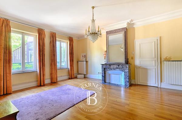 Metz, Propriété 5 Chambres -  600 m² à vendre