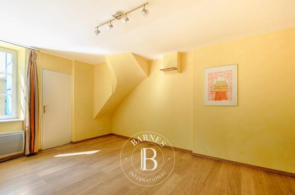 Metz, Propriété 5 Chambres -  600 m² à vendre