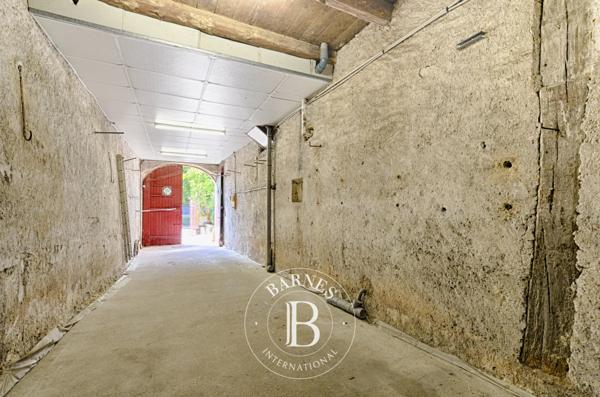Metz, Propriété 5 Chambres -  600 m² à vendre