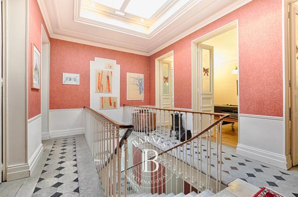 Metz, Propriété 5 Chambres -  600 m² à vendre