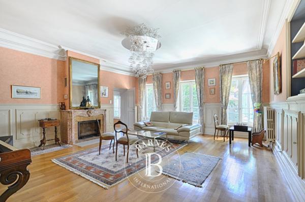 Metz, Propriété 5 Chambres -  600 m² à vendre
