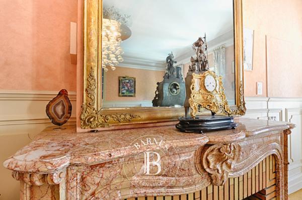 Metz, Propriété 5 Chambres -  600 m² à vendre