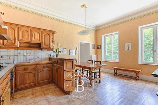 Metz, Propriété 5 Chambres -  600 m² à vendre