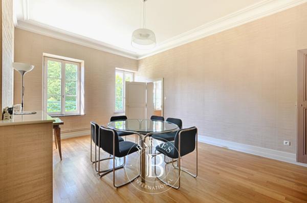 Metz, Propriété 5 Chambres -  600 m² à vendre