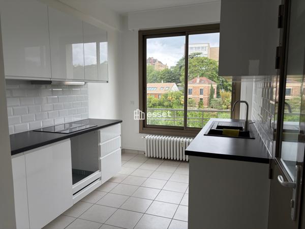 Location Appartement 4 pièces 129 m² - Saint-cloud 92210