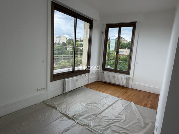 Location Appartement 4 pièces 129 m² - Saint-cloud 92210